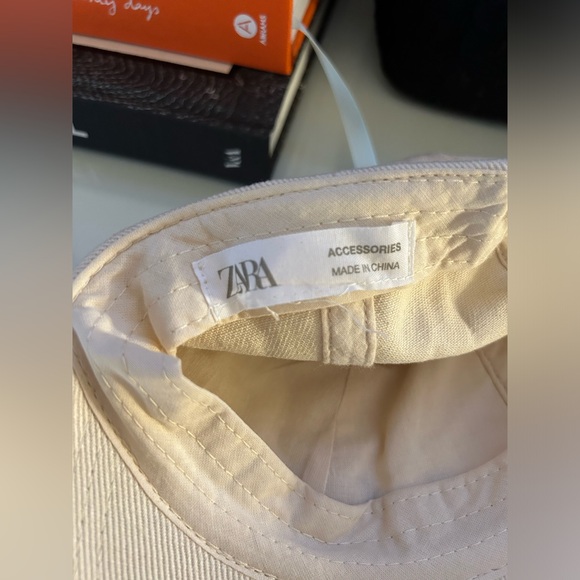 Zara Kids Cream Baseball Cap - Picture 3 of 3